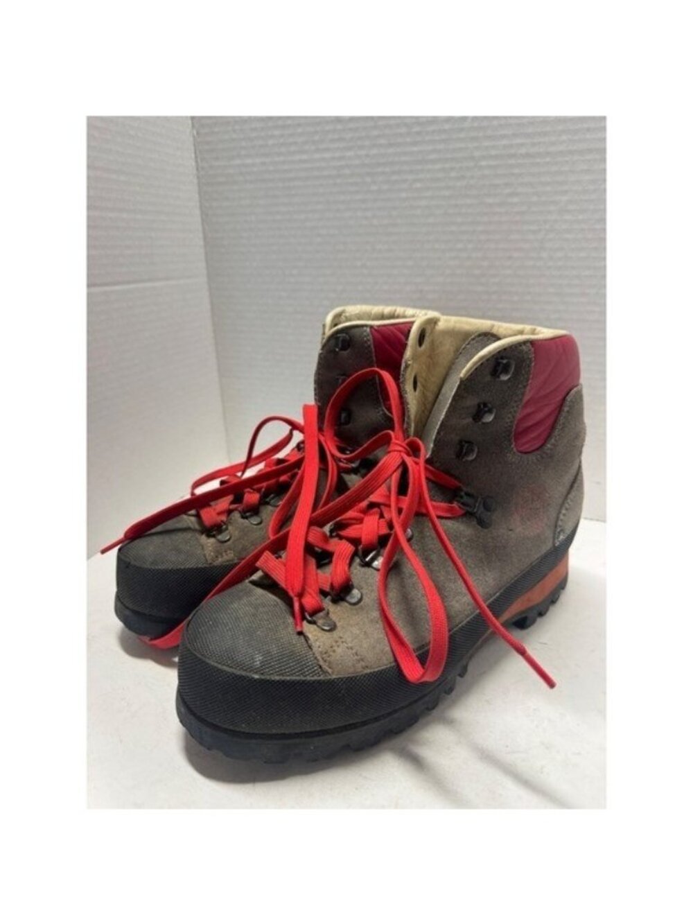 Vintage Hanwag Mountaineering Hiking Boots Grey Red Suede Vibram Sole Mens 8